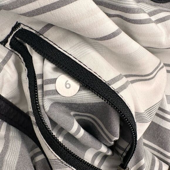 Lululemon Tracker Short II 
Mini Groovy Stripe Dune Horizontal Black Size 6 - Picture 10 of 12
